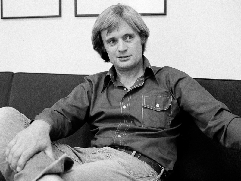 David McCallum im Jahr 1975: Nun ist er im Alter von 90 Jahren gestorben. - Foto: Richard Drew/AP/dpa