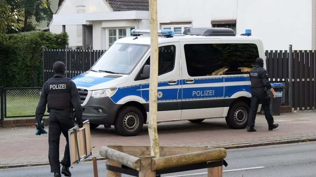 Bei einer Razzia in fünf Bundesländern - hier in Bremen - hat die Bundespolizei mehrere mutmaßlich eingeschleuste Syrer entdeckt. - Bild: Hüneke/dpa