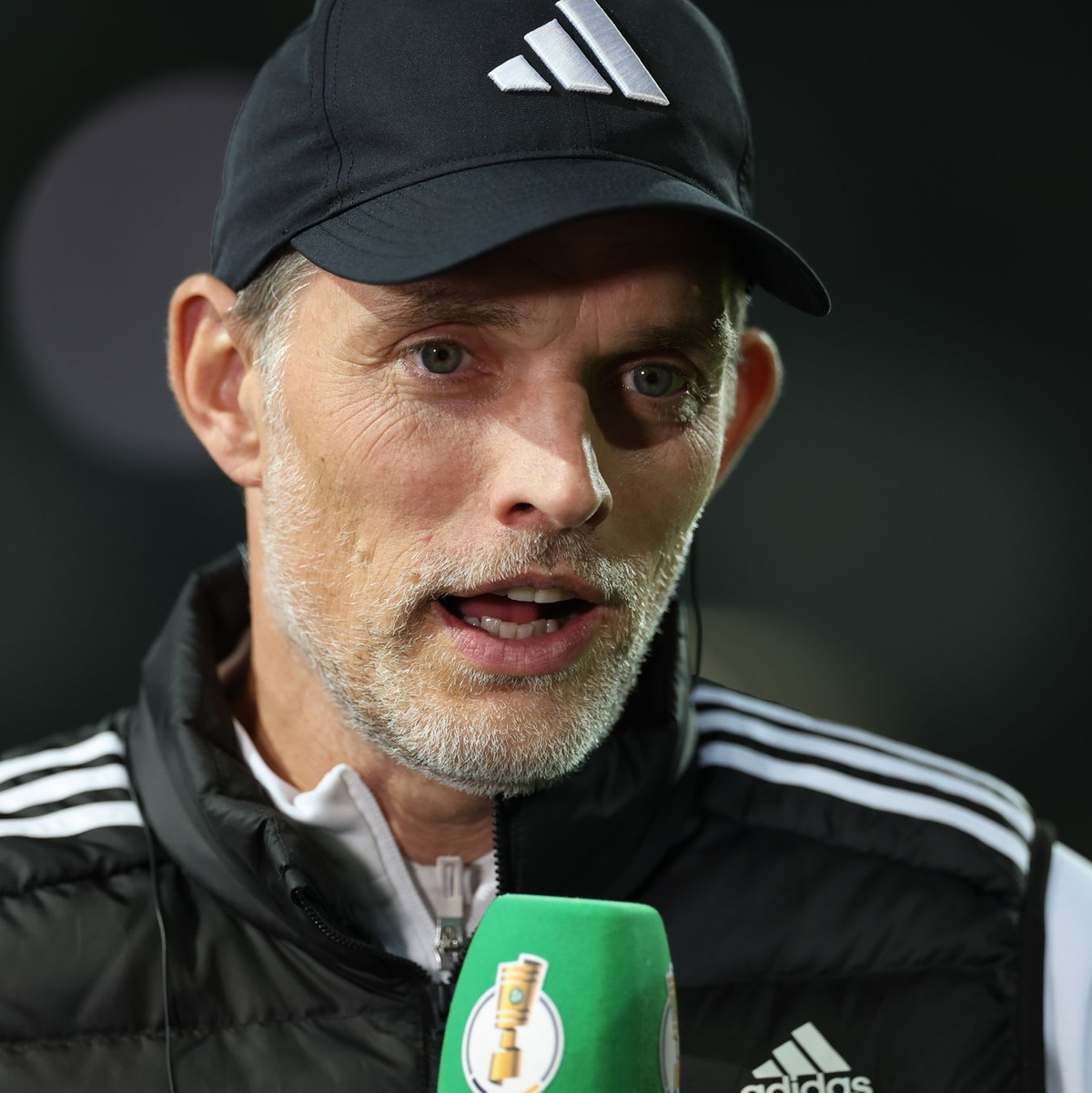 Muss lange auf Serge Gnabry verzichten: Bayern-Coach Serge Gnabry. - Foto: Friso Gentsch/dpa