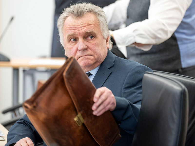 Günther Krause im Landgericht Rostock. - Foto: Frank Hormann/dpa-Zentralbild/dpa