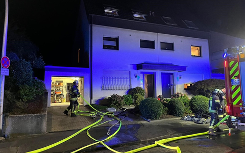 FW Dresden: Fahrradakkus brennen - ein Verletzter - Foto: presseportal.de