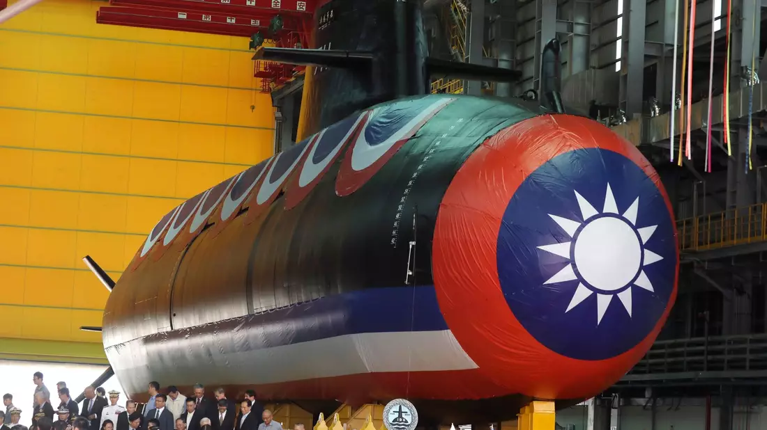 Taiwans erster im Inland hergestellter U-Boot-Prototyp wurde auf den Namen «Hai Kun» (Narwal) getauft. - Bild: ChiangYing-ying/AP
