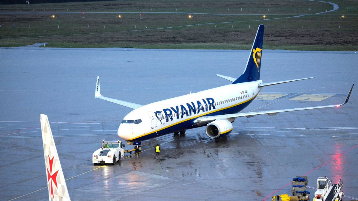Ryanair rechnet damit, dass in diesem Herbst nur 14 statt wie erhofft 27 neue Flugzeuge ausgeliefert werden. - Foto: Thomas Banneyer/dpa