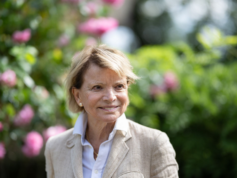 Schauspielerin Glas am Set des Kinofilms Max und die Wilde 7 - Die Geister-Oma“ auf Schloss Braunfels. - Foto: Boris Roessler/dpa