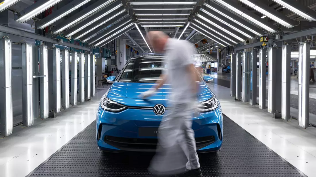 Volkswagen hat bisher noch keine konkreten Angaben zu den Kosten der IT-Panne und zum Ausmaß der Ausfälle gemacht. - Bild: Hendrik Schmidt/dpa