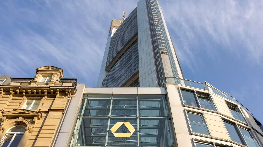 Die Commerzbank AG hat die Comdirect 2020 vollständig übernommen. - Bild: Helmut Fricke/dpa