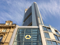 Deutschlands zweitgrößte Privatbank wird von der Unicredit umworben. - Foto: Helmut Fricke/dpa