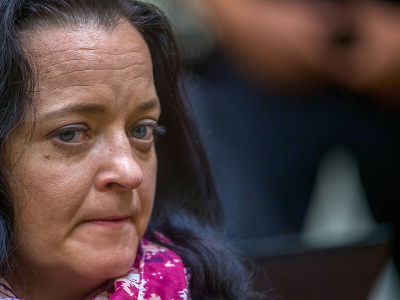 Ist nun Teil eines Neonazi-Aussteigerprogramms: die verurteilte NSU-Terroristin Beate Zschäpe. (Archivbild) - Foto: Peter Kneffel/dpa-Pool/dpa