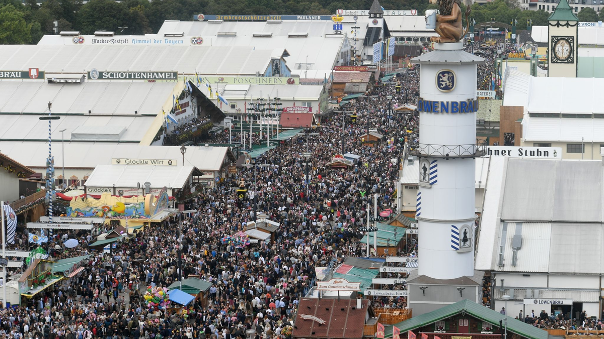 Die 188. Wiesn findet dieses Jahr vom 16. September bis 03. Oktober 2023 statt. - Foto: Felix Hörhager/dpa