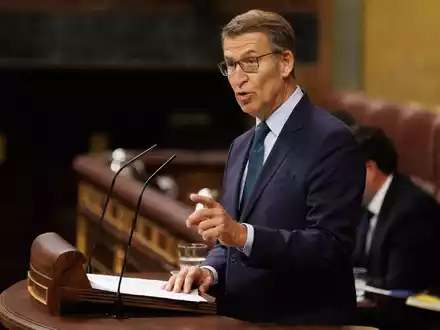 Das Unterhaus des spanischen Parlaments stimmt erneut über die Kandidatur des bisherigen konservativen Oppositionsführers Alberto Nunez Feijoo für das Amt des Ministerpräsidenten ab. - Foto: Eduardo Parra/EUROPA PRESS/dpa