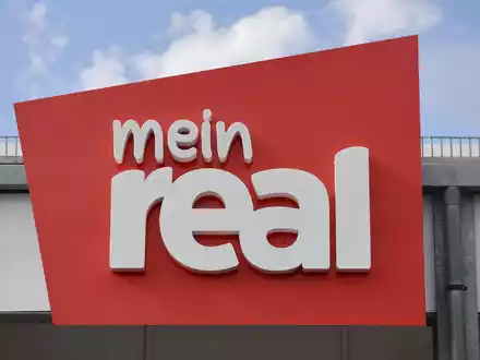 Mehr als 5000 Beschäftigte sind von der Insolvenz bei Mein Real betroffen. - Foto: Matthias Bein/dpa
