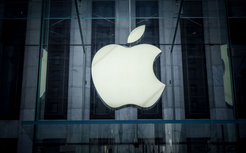 Die neue Werbung von Apple empörte viele Menschen. - Foto: Michael Kappeler/dpa