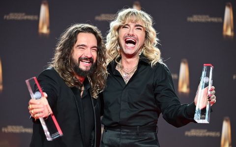 Die Musiker Tom (l) und Bill Kaulitz gewannen den Deutschen Fernsehpreis. - Foto: Henning Kaiser/dpa