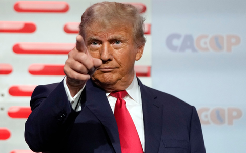 Der Republikaner Donald Trump gab sich ahnungslos mit Blick auf Loomers radikale Positionen. - Foto: Jae C. Hong/AP/dpa