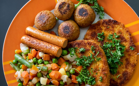 Vegetarische Ernährung ist besser für Klima und Tiere. - Foto: Silas Stein/dpa