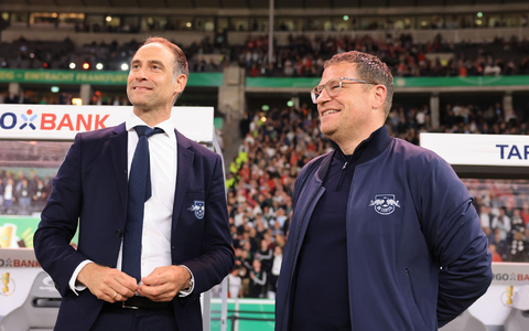 Max Eberl (r) und Oliver Mintzlaff. Eberl wurde am Freitag von seinen Aufgaben entbunden. - Foto: Jan Woitas/dpa