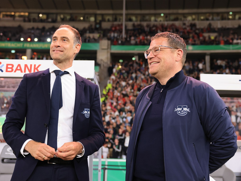 Max Eberl (r) und Oliver Mintzlaff. Eberl wurde am Freitag von seinen Aufgaben entbunden. - Foto: Jan Woitas/dpa