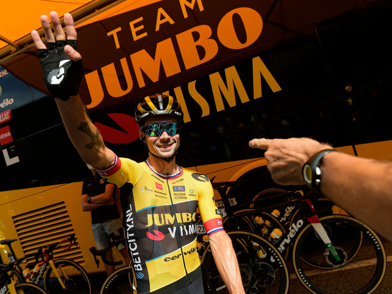 Der Slowene Primoz Roglic wird das erfolgreiche Team Jumbo Visma verlassen. - Foto: Alvaro Barrientos/AP/dpa
