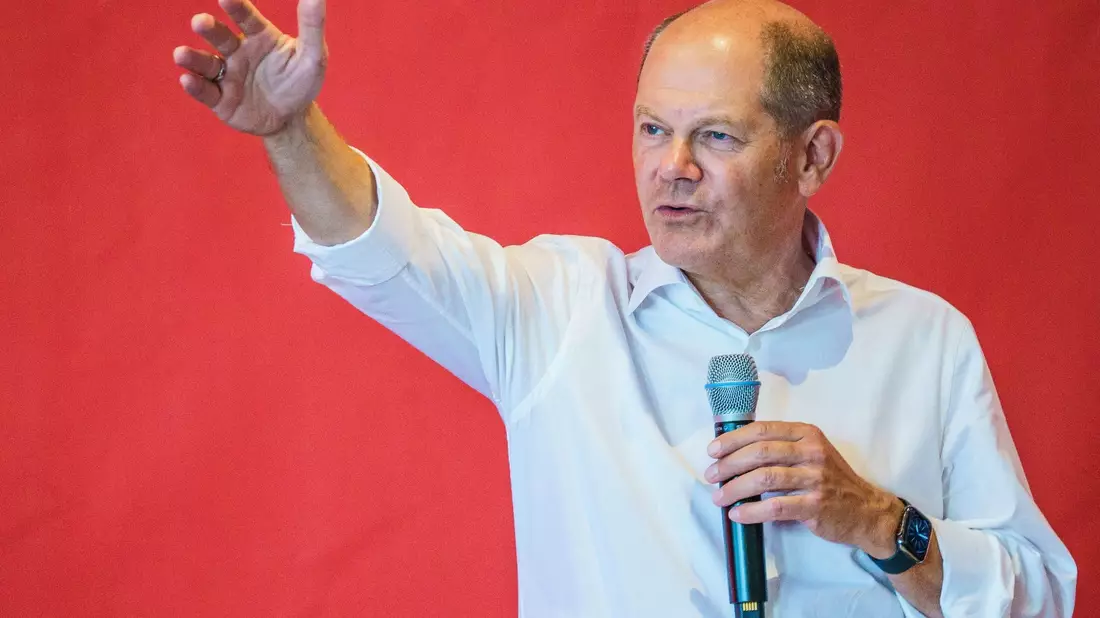 «Die Zahl der Flüchtlinge, die nach Deutschland streben, ist im Moment zu hoch», sagt Kanzler Scholz dem Redaktionsnetzwerk Deutschland (RND). - Bild: Andreas Arnold/dpa