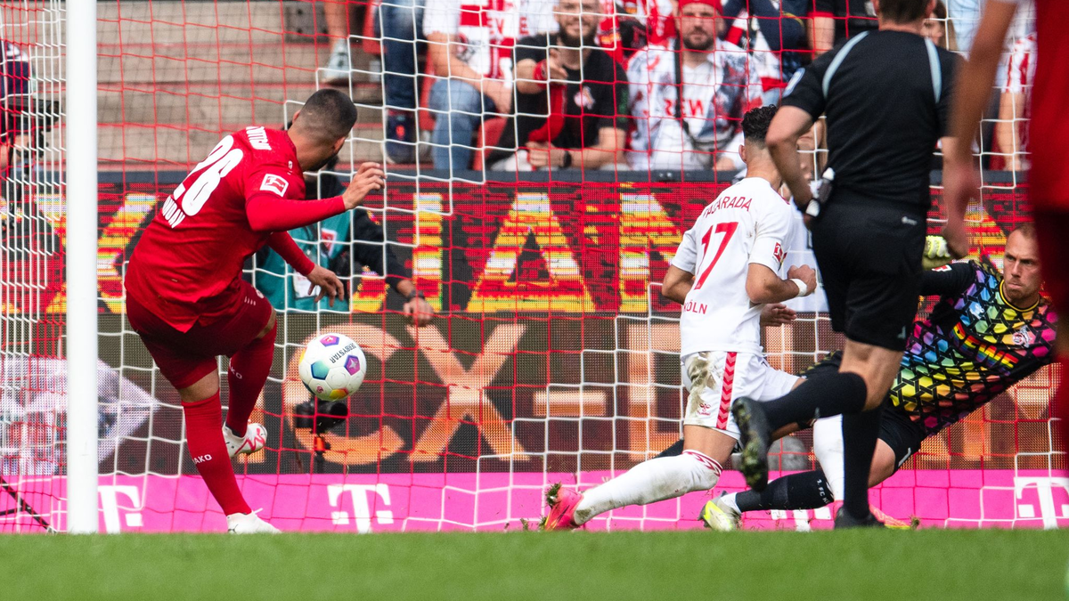 Deniz Undav (l) erzielte Stuttgarts erstes Tor in Köln. - Foto: Marius Becker/dpa