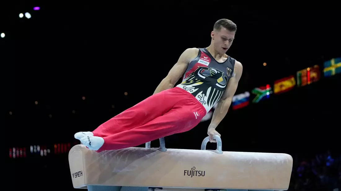 Zeigte mit Deutschlands Turnen eine starke Vorstellung: Lukas Dauser. - Bild: Virginia Mayo/AP/dpa