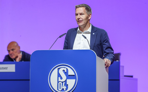 Er hat bestätigt, dass es auf Schalke einen neuen CEO gibt: Axel Hefer. - Foto: Tim Rehbein/dpa