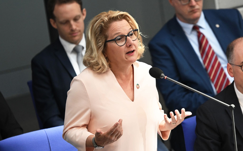 «Wir müssen Fluchtursachen bekämpfen, nicht Flüchtlinge. Niemand flieht freiwillig», sagt Entwicklungsministerin Svenja Schulze. - Foto: Britta Pedersen/dpa «Wir müssen Fluchtursachen bekämpfen, nicht Flüchtlinge. Niemand flieht freiwillig», sagt Entwicklungsministerin Svenja Schulze. - Foto: Britta Pedersen/dpa