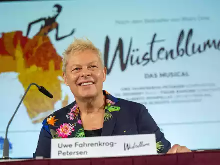 Der Komponist Uwe Fahrenkrog-Petersen hat die Geschichte der «Wüstenblume» vertont. - Foto: Peter Kneffel/dpa