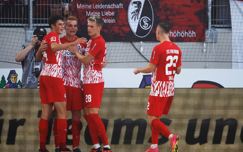 Marius Wolf erzielte das dritte Augsburger Tor. - Foto: Philipp von Ditfurth/dpa