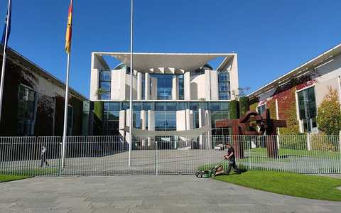 Gartenpflege am Bundeskanzleramt - Foto: ?ber dts Nachrichtenagentur