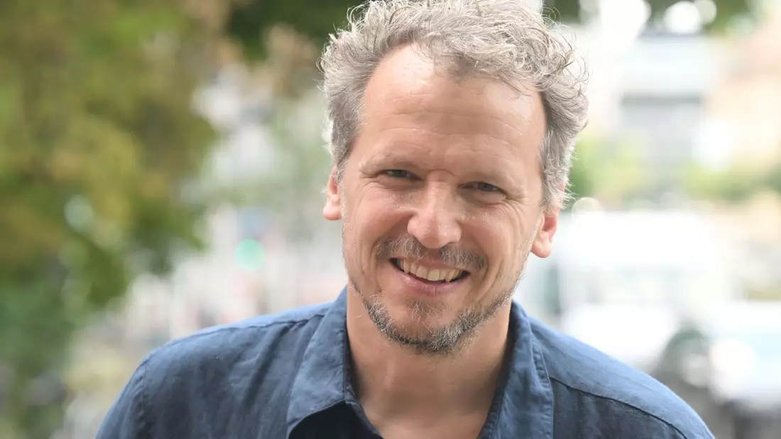 «Man muss sich gegen diesen Populismus wehren», sagt der Regisseur Marcus H. Rosenmüller. - Bild: Felix Hörhager/dpa