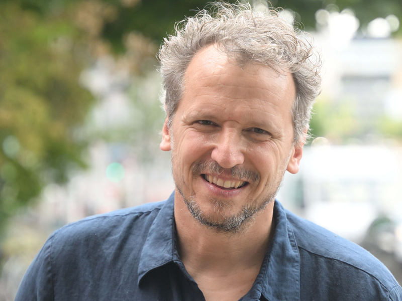 «Man muss sich gegen diesen Populismus wehren», sagt der Regisseur Marcus H. Rosenmüller. - Foto: Felix Hörhager/dpa