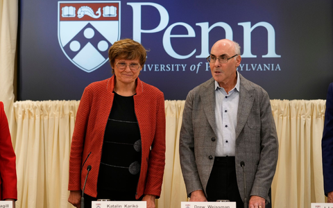 Katalin Kariko und Drew Weissman werden in diesen Jahr mit dem Nobelpreis für Medizin ausgezeichnet. - Foto: Matt Rourke/AP/dpa