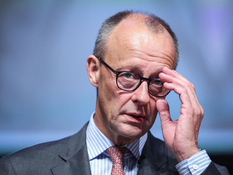 Friedrich Merz spricht auf dem CDU-Landesparteitag Sachsen-Anhalts. - Foto: Ronny Hartmann/dpa