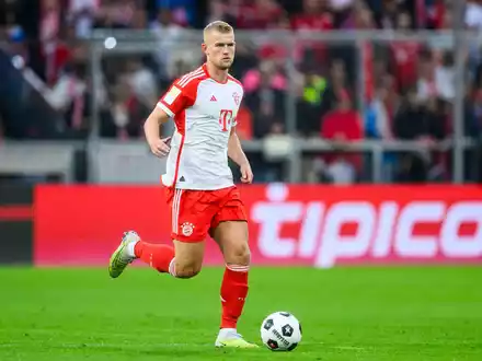 Bayern Münchens Matthijs de Ligt muss mit dem Training pausieren. - Foto: Tom Weller/dpa