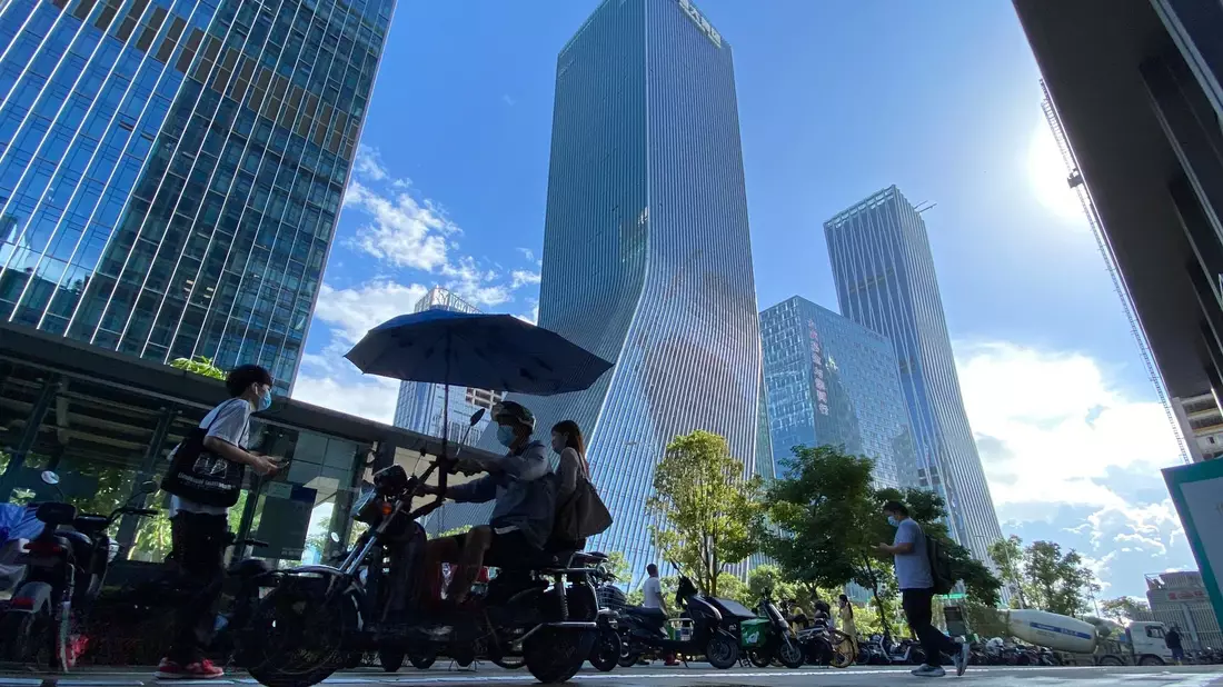 Am 28. September hatte Evergrande den Handel mit seinen Anteilen an der Hongkonger Börse gestoppt. - Bild: Ng Han Guan/AP/dpa