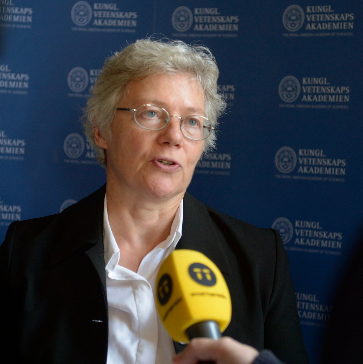 Der Anruf aus Stockholm überraschte die Atomphysikerin Anne L'Huillier im Unterricht. - Foto: Bertil Ericson/TT News Agency/AP/dpa