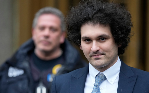 Sam Bankman-Fried ist Gründer der Digitalwährungs-Börse FTX und steht wegen Betrugs vor Gericht. - Foto: Seth Wenig/AP/dpa Sam Bankman-Fried ist Gründer der Digitalwährungs-Börse FTX und steht wegen Betrugs vor Gericht. - Foto: Seth Wenig/AP/dpa