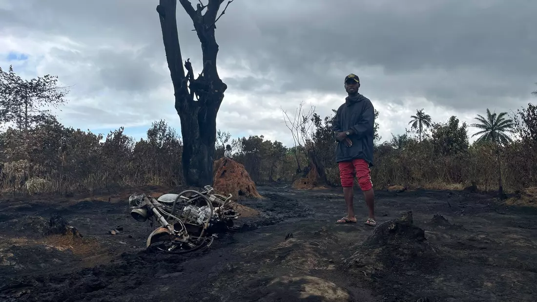Bei einem Brand in einer illegalen Raffinerie in Nigerias ölreichem Niger-Delta sind mindestens 18 Menschen ums Leben gekommen. - Bild: AP Photo/AP/dpa