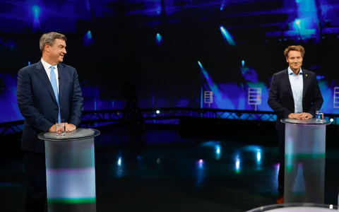 Markus Söder (CSU, l) und Ludwig Hartmann (Bündnis 90/Die Grünen) dürften auf die Wahlergebnisse am Wochenende gespannt sein. - Foto: Daniel Löb/dpa