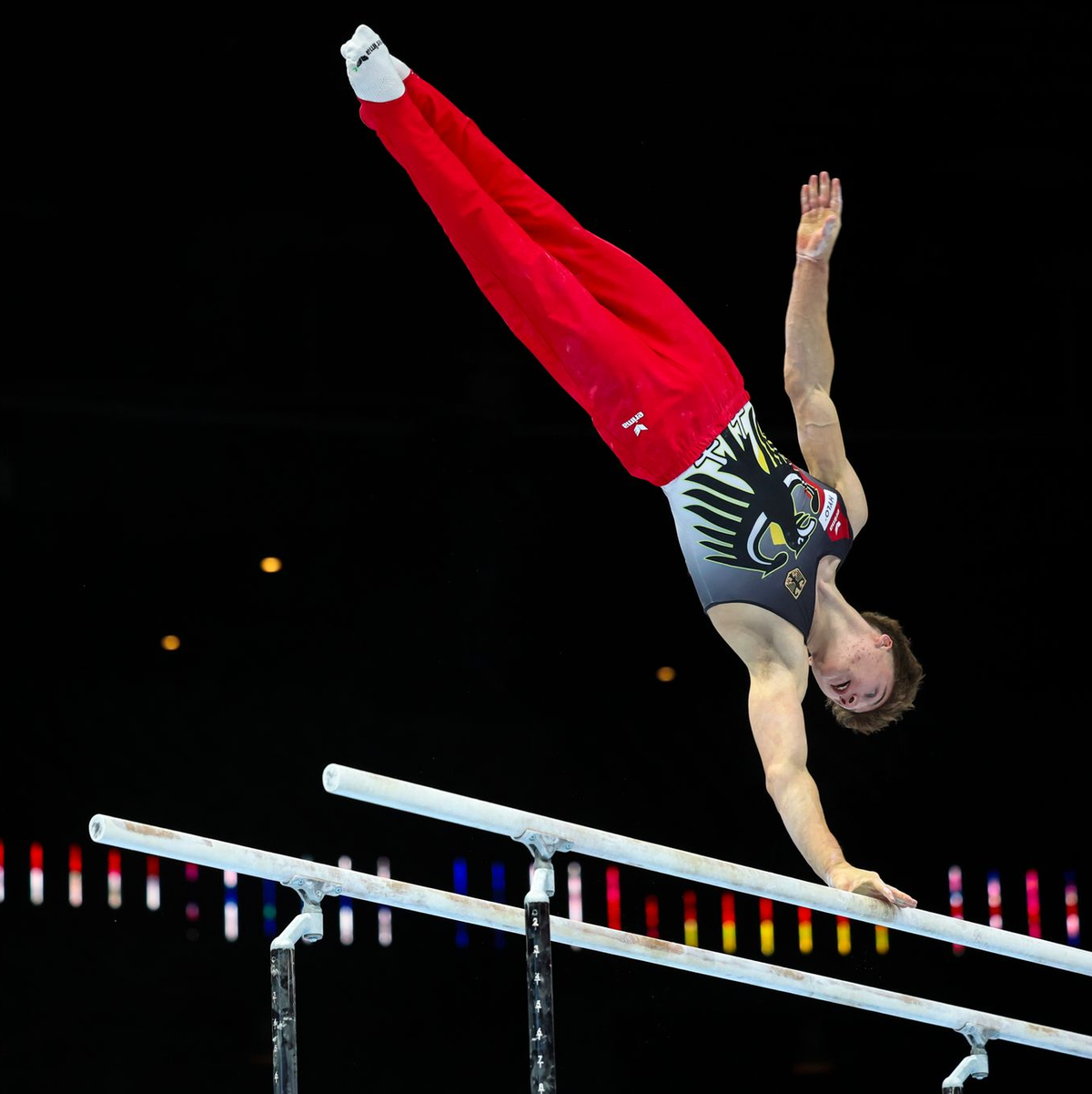 Die deutschen Turner um Pascal Brendel haben in Antwerpen den sechsten Platz belegt. - Foto: Geert Vanden Wijngaert/AP/dpa