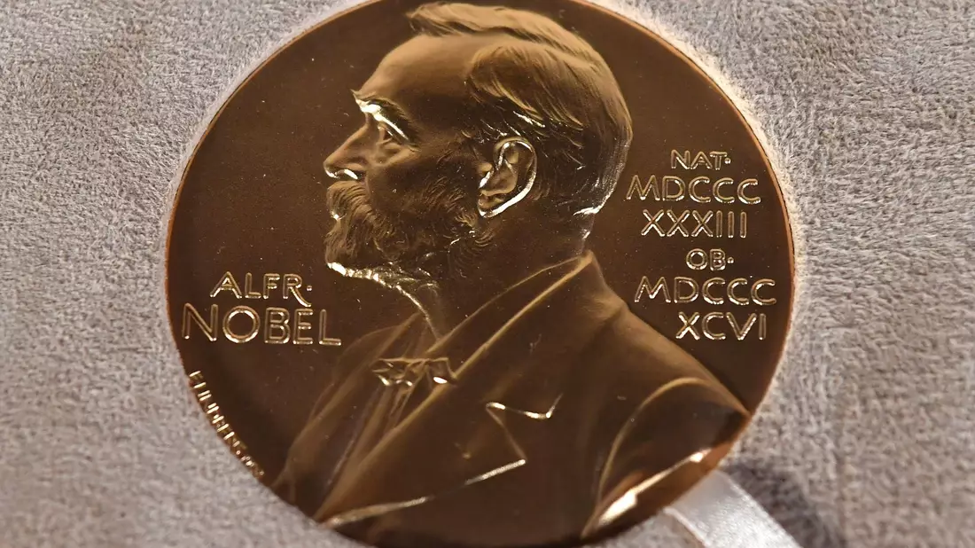 Der Nobelpreise für Chemie geht in diesem Jahr an drei Quantenpunkt-Forscher. - Bild: Angela Weiss/Pool AFP/AP