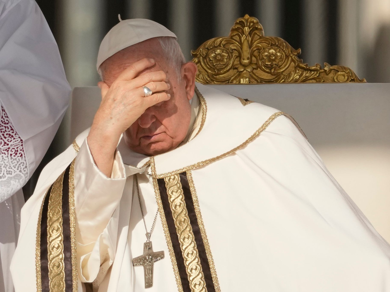 Papst Franziskus während einer Messe im Petersdom. - Foto: Andrew Medichini/AP/dpa