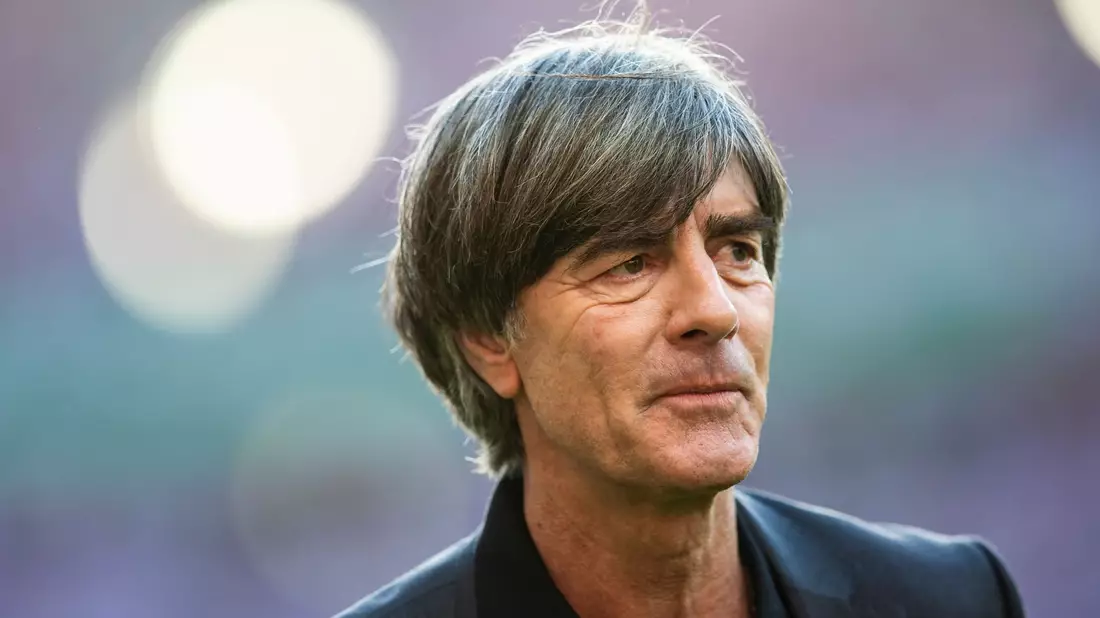 Der ehemalige Bundestrainer Joachim Löw bedauert einige seiner Entscheidungen. - Bild: Tom Weller/dpa
