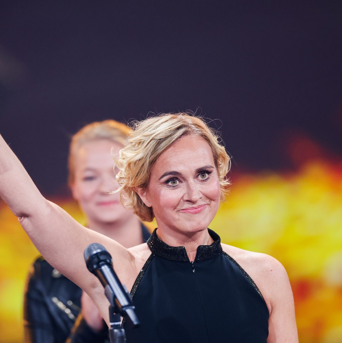 Caren Miosga beim Deutschen Fernsehpreis 2023 in Köln. - Foto: Rolf Vennenbernd/dpa