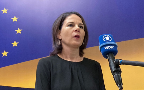 Die deutsche Außenministerin Annalena Baerbock (Bündnis 90/Grüne) äußerte sich zu dem jüngsten Vorgehen der iranischen Sittenpolizei. - Foto: Friedemann Kohler/dpa