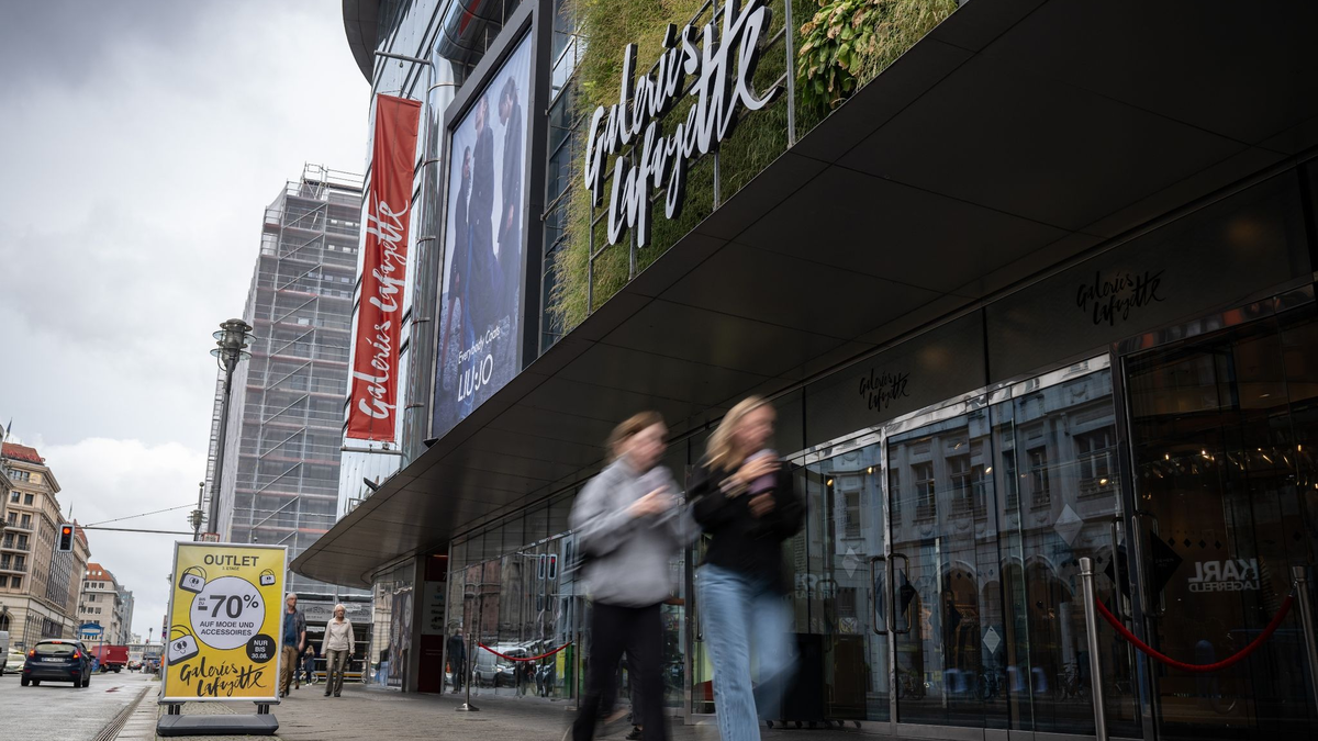 Nach rund 27 Jahren in Berlin steht das Aus für das Kaufhaus Galeries Lafayette Ende 2024 fest. - Foto: Hannes P. Albert/dpa