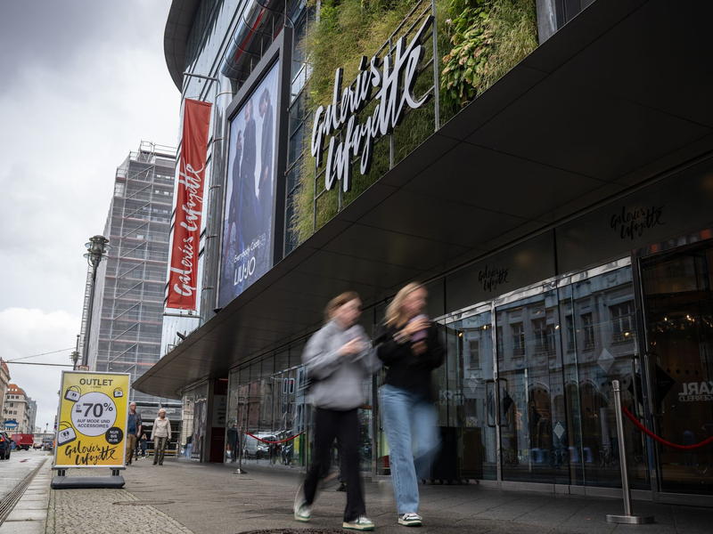Nach rund 27 Jahren in Berlin steht das Aus für das Kaufhaus Galeries Lafayette Ende 2024 fest. - Foto: Hannes P. Albert/dpa