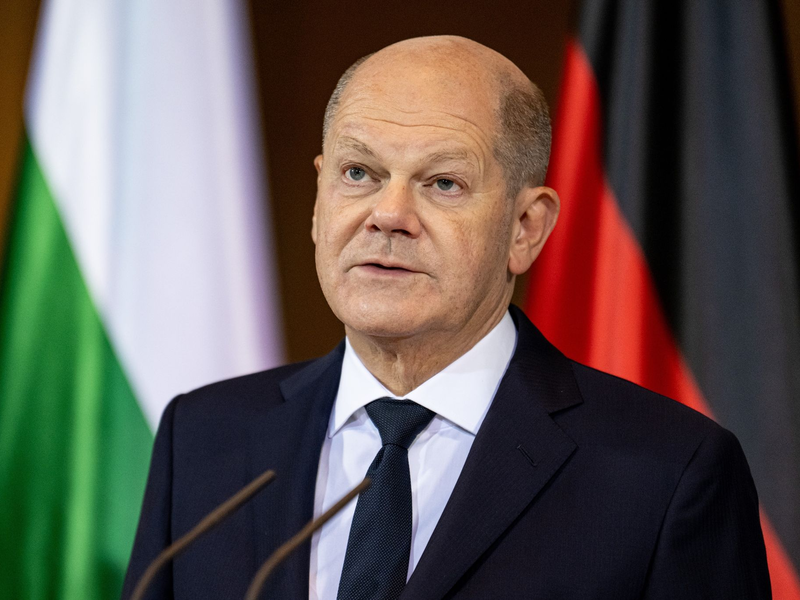 Bundeskanzler Olaf Scholz hat mit dem aserbaidschanischen Präsidenten Ilham Aliyev telefoniert. - Foto: Fabian Sommer/dpa