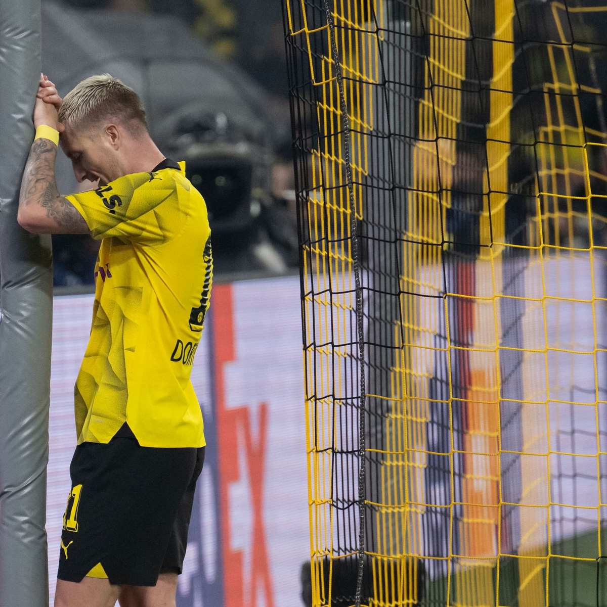 Marco Reus trauert einer vergebenen Chance nach. - Foto: Bernd Thissen/dpa